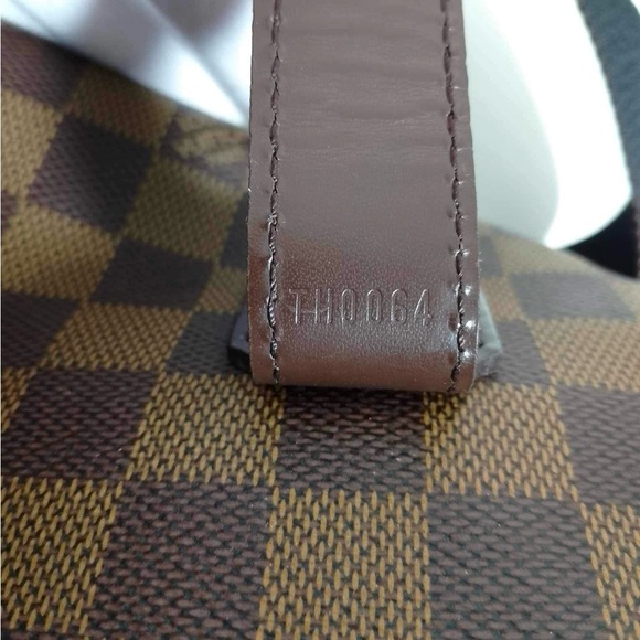 Louis Vuitton Damier Ebene Broadway Messenger Bag - Picture 13 of 14
